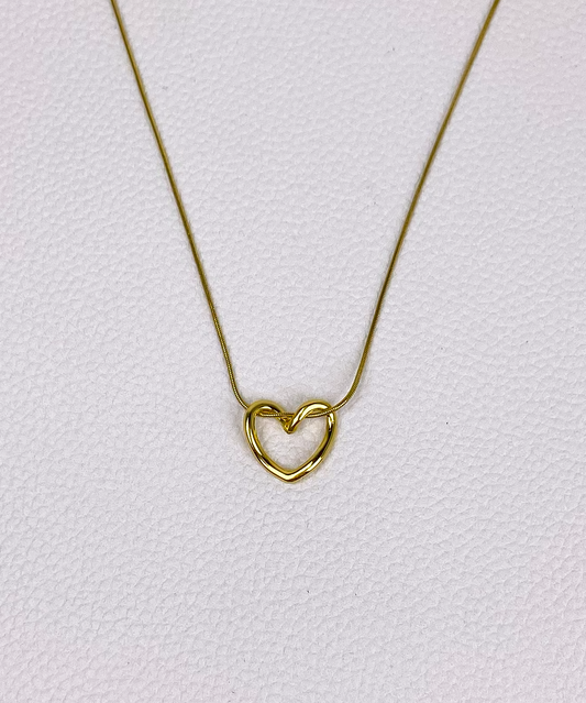 Basic  heart necklace