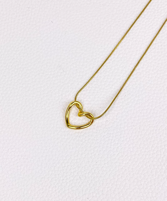 Basic  heart necklace